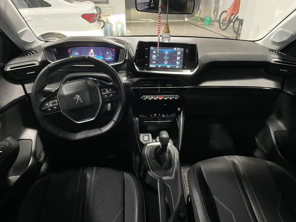 Peugeot 208 1.6 Feline Tiptronic — foto 8